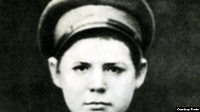 Восьмилетний Сережа Костриков, мальчик из Уржума. Фото 1893 года.