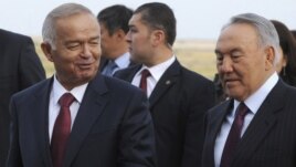 Президент Узбекистана Ислам Каримов и президент Казахстана Нурсултан Назарбаев. Астана, 6 сентября 2012 года.
