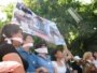 Гражданские активисты выступают в поддержку свободы слова. Алматы, 24 июня 2009 года.