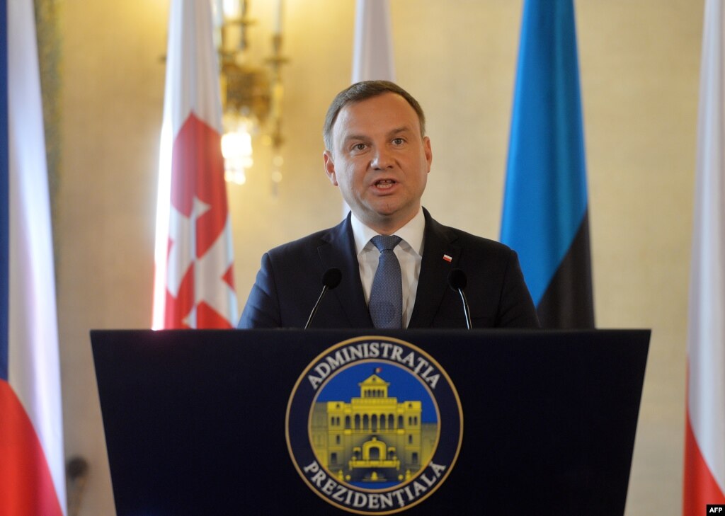 Президент Польщі Анджей Дуда підписав закон про ЗМІ