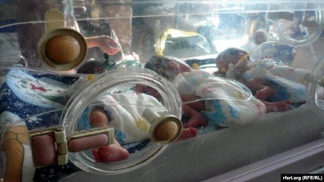 The sextuplets were born prematurely and are being kept in incubators.