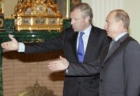 Putin (right) welcomes de Hoop Scheffer in Moscow on October 26 (epa)