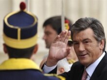 Roamania - Ukrainian President Viktor Yushchenko arrives at the NATO-Ukraine Commission meeting on the last day of the NATO summit at the Palace of Parliament in Bucharest, 04Apr2008
