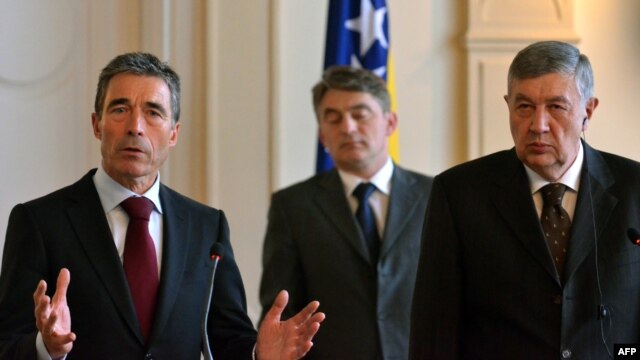 Anders Fogh Rasmussen, Nebojša Radmanović i Željko Komšić u Sarajevu 7. februara 2013. godine