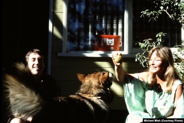 Володимир Висоцький і Марина Владі у будинку друга у Лос-Анджелесі. 1970 рік