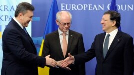 Yanukovych, Van Rompuy dhe Barroso.