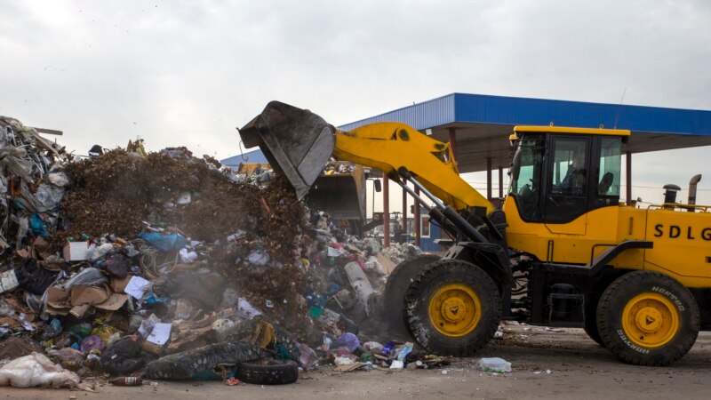 Жители требуют убрать полигон для мусора из центра Сочи
