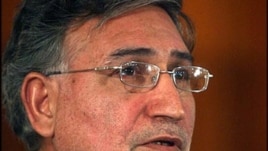 Iranian writer and filmmaker Mohammad Nourizad in a 2008 photo