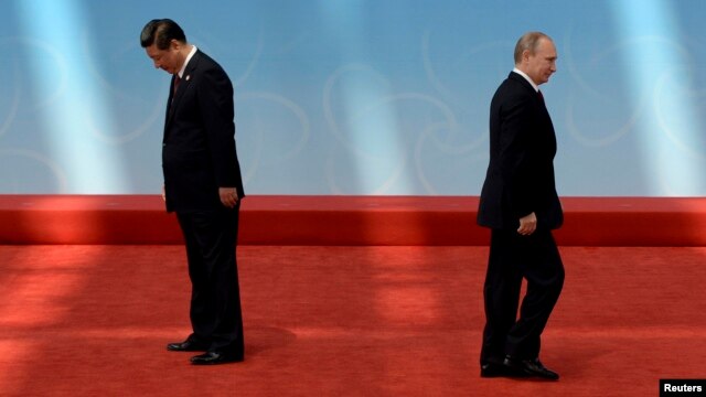 Российский и китайский лидеры на прошлогодней встрече в Шанхае