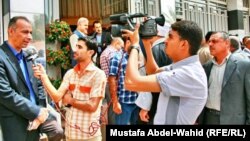 Iraqi reporters do not just face persecution and threats from Islamic State. They are also harassed by officials who "refuse to accept criticism and do not hesitate to bring judicial proceedings against them," RSF says.