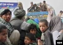 Afghan refugees returning from Pakistan