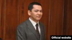 First Deputy Prime Minister Omurbek Babanov (file photo)