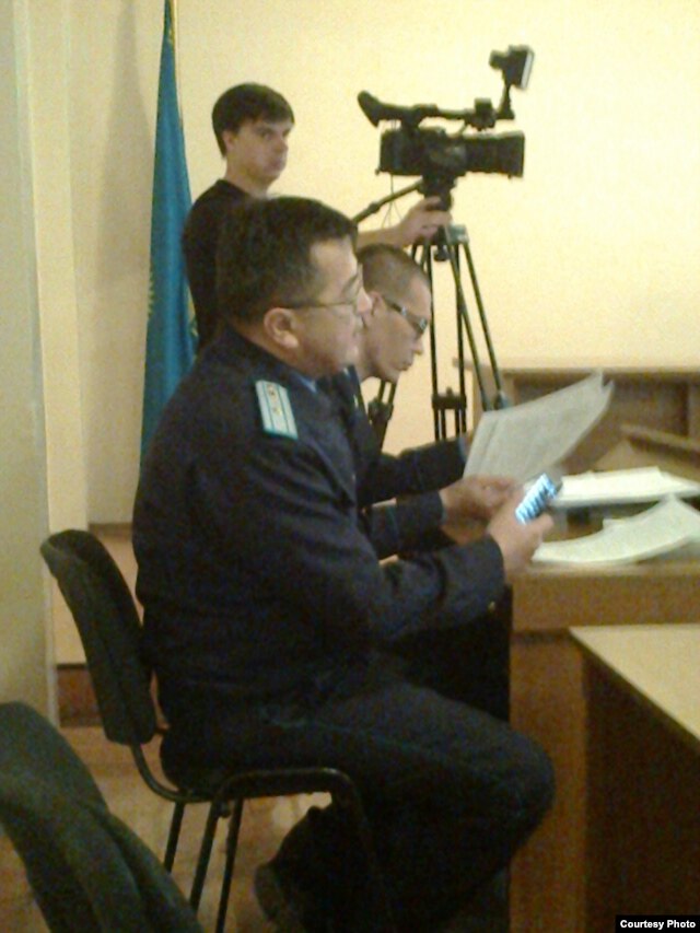 В зале суда над Игорем Сычевым из города Риддер Восточно-Казахстанской области. 22 октября 2015 года.