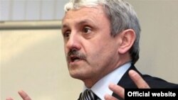 The coalition including the Democratic and Christian Union of former Prime Minister Mikulas Dzurinda appears to be in trouble.
