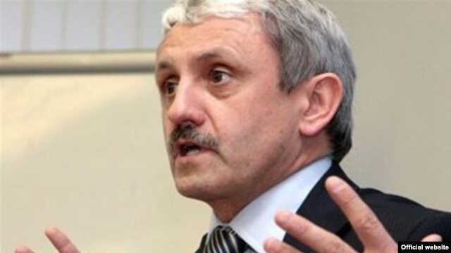 The coalition including the Democratic and Christian Union of former Prime Minister Mikulas Dzurinda appears to be in trouble.