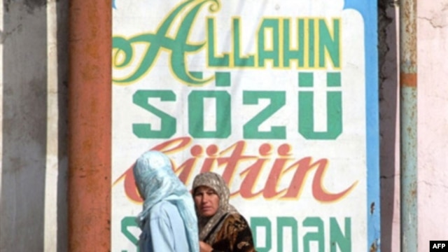 Новороссийскідегі бойдақ кешіне арналған стриптизші