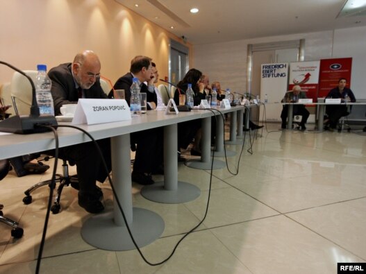Sa okruglog stola o regionalnoj saradnji, 25. juni 2010, Foto: Saša Čolić