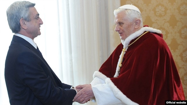 Vatican - Pople Benedict XVI meets with Armenian President Serzh Sarkisian, 12Dec2011