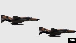 U.S. claim that Iranian Phantom fighter jets have hit IS targets in recent days.