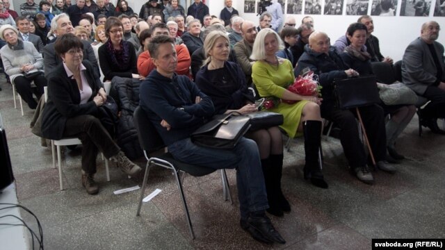 Belarus - Guests at a reading from The Byalyatski Matter in Minsk, 17Jan2013