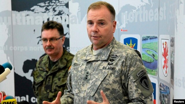 US Army Europe commander Ben Hodges says 12,000 Russian soldiers in eastern Ukraine. 