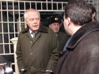 Hammarberg at a pretrial detention center in Grozny (epa)
