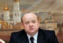 Prime Minister Mikhail Fradkov says the sale of uranium fuel doesn't violate interational obligations (file photo) (AFP)