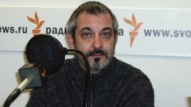 4044A7C6-56A4-4B64-81C6-EB682460DA8D_w26