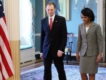U.S. -- Secretary of State Condoleezza Rice (R) with Ukrainian Foreign Minister Arseniy Yatsenyuk before their bilateral meeting in Washington DC, 01May2007
