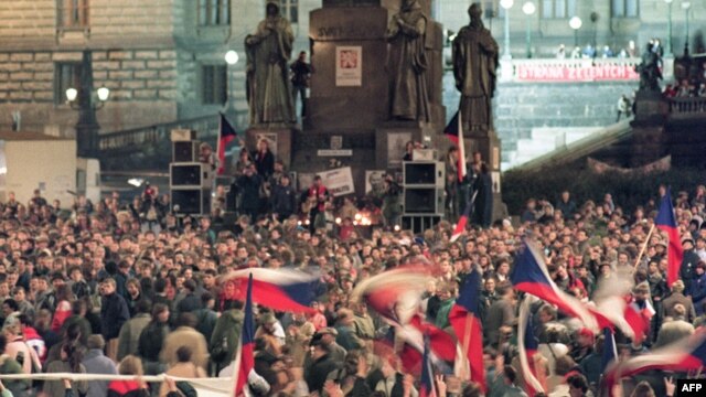 Just after the Velvet Revolution, Czechoslovaks gather in Wenceslas Square in Prague to support Vaclav Havel as president of the newly independent nation.