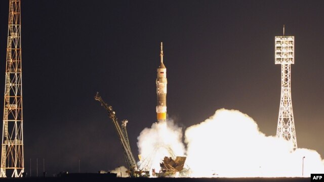 Байқоңырдан ұшқалы тұрған ғарыш кемесі. 5 сәуір 2011 жыл.