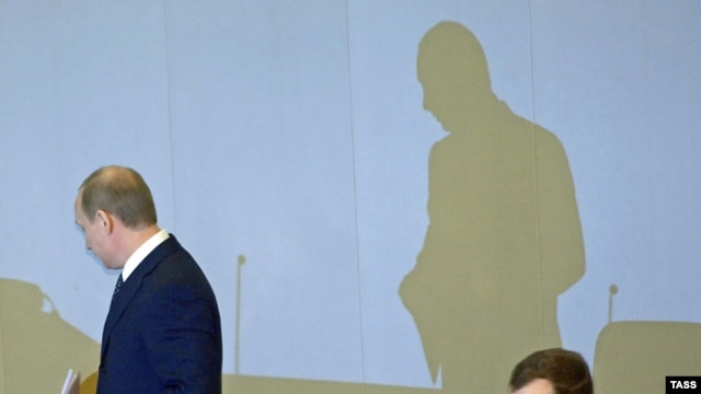 Dmitry Medvedev (right) with Vladimir Putin -- is he president or just the weakest of a triumvirate? 