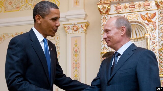 U.S. President Barack Obama and Russian President-elect Vladimir Putin (file photo)