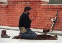 Chechen prays (file photo) (AFP)