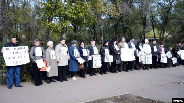 Евгений Жовтисті қолдау шарасы. Орал, 12 қазан 2009 жыл.