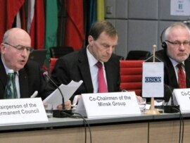 Сопредседатели Минской группы ОБСЕ представляют свой ежегодный отчет, Вена, 3 ноября 2011 г. (Фотография – ОБСЕ/Джонатан Ферфект) 