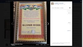 "Ахмадбой Чиназский" Facebook саҳифасида Аҳмад Турсунбоевга берилган фахрий ёрлиқлар расмлари бор