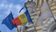 В Кишиневе в знак траура приспущены государственные флаги.
