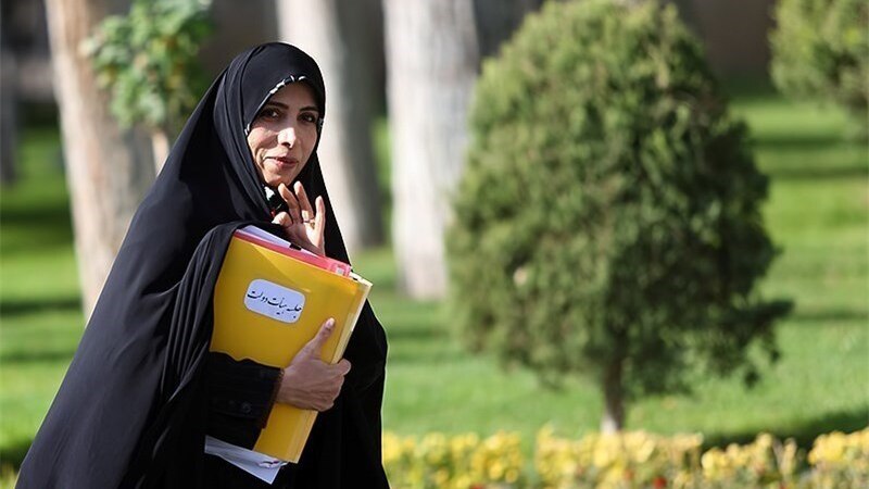 دستیار ویژه روحانی: با تأمین امنیت عمومی، حصر نیز باید رفع شود