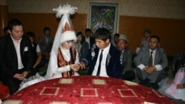 Церемония бракосочетания в Казахстане. Иллюстративное фото.