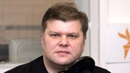 Russia -- Russian liberal opposition Yabloko party's new chairman Sergei Mitrokhin, Moscow studio, 20Feb2009, время гостей