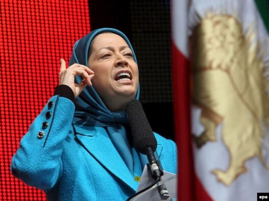 مریم رجوی، رهبر سازمان مجاهدین خلق که ایران و آمریکا هر دو آن را سازمانی تروریستی میدانند