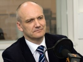 44A5AC20-A48A-475E-AD88-64E6019DCAC8_w26