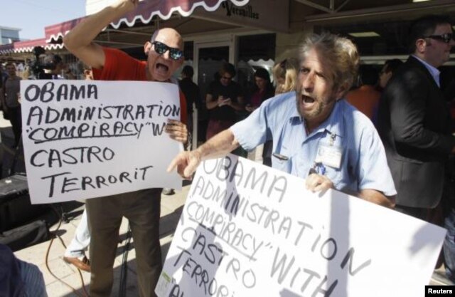 Протесты кубинских иммигрантов в Майами против соглашения с Кубой. 17 декабря