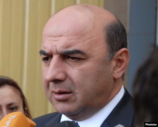 Armenia -- Energy Minister Armen Movsisian talks to journalists on October 16, 2009.
