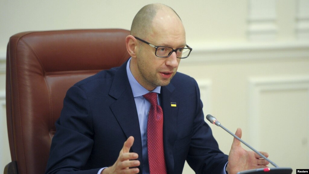 У Кабміні зрозуміли, що курс гривні у біді