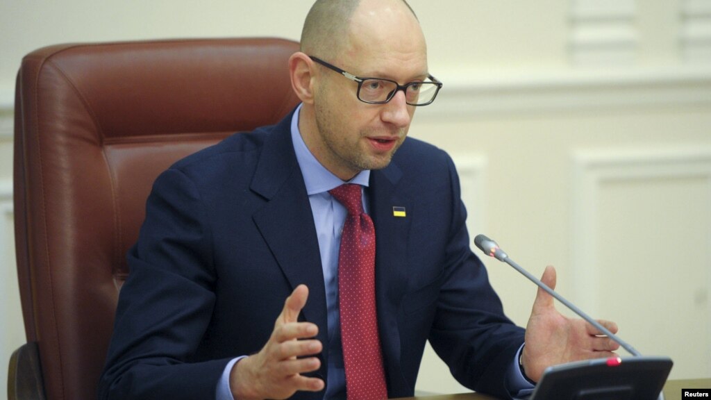 Яценюк пояснив, коли українцям можна не платити за тепло