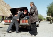 Uzbekistan – Military / security / terrorism – Guards on Uzbekistan's border with Kyrgyzstan on alert for members of the Islamic Movement of Uzbekistan (IMU), 18Oct1999