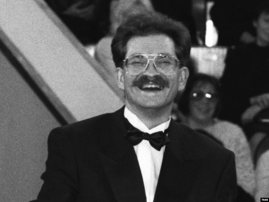 Russians Mark 15th Anniversary Of Journalist's Assassination