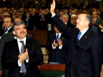 Will Erdogan (right) be able to force though Gul (left) as president? (file photo) (epa)